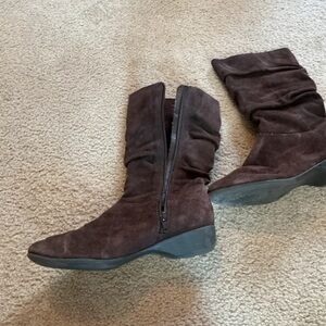 Chic Brown Suede Heeled Boots